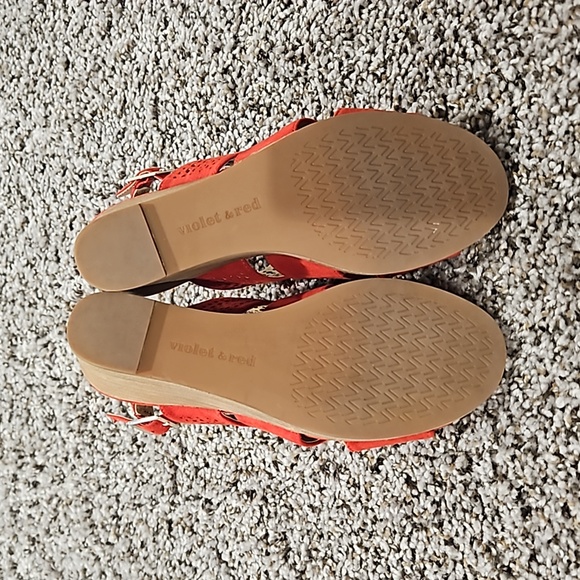 Evita Wedge Sandals - Picture 4 of 5